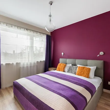 Apartment Metro Mlynow Vibrant By Bookinghost *