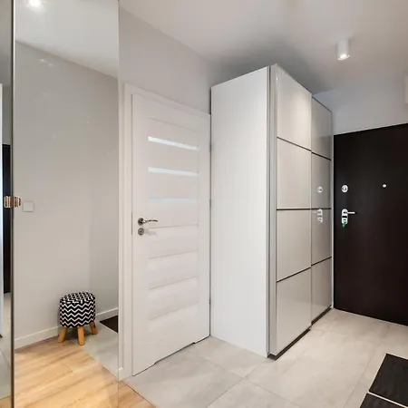 דירה Metro Mlynow Vibrant By Bookinghost