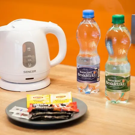 Metro Mlynow Vibrant By Bookinghost ורשה