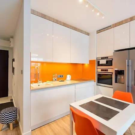 Metro Mlynow Vibrant By Bookinghost