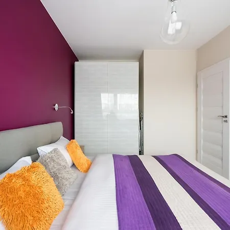 Appartement Metro Mlynow Vibrant By Bookinghost