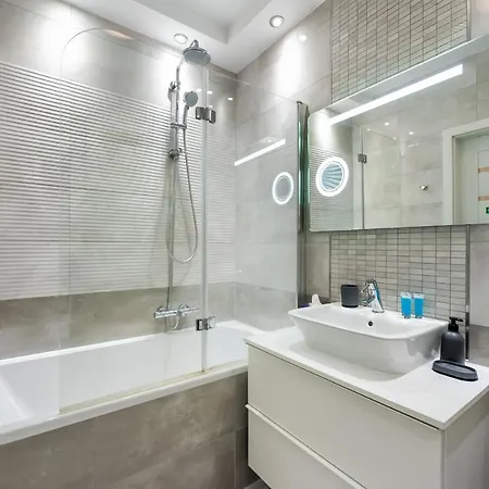 Appartement Metro Mlynow Vibrant By Bookinghost *