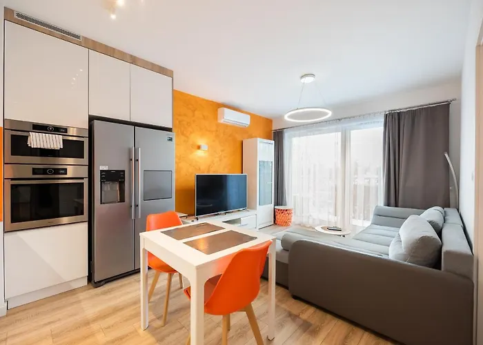 Metro Mlynow Vibrant By Bookinghost Warszawa